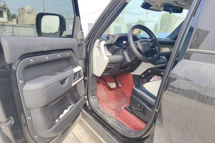 Used Land Rover Defender 2020 110 P400 SE Driver Seat