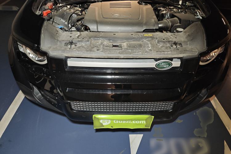Used Land Rover Defender 2024 90 2.0T P300 S Engine Bay
