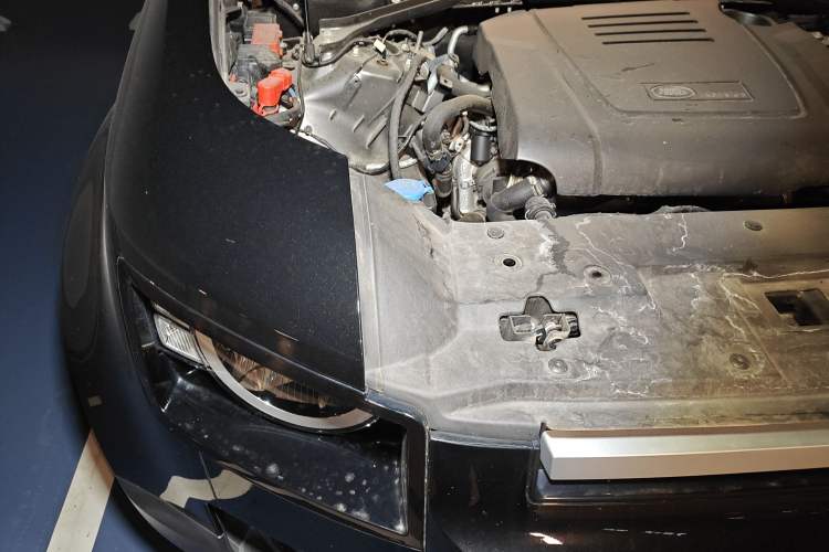Used Land Rover Defender 2024 90 2.0T P300 S Engine Bay Right