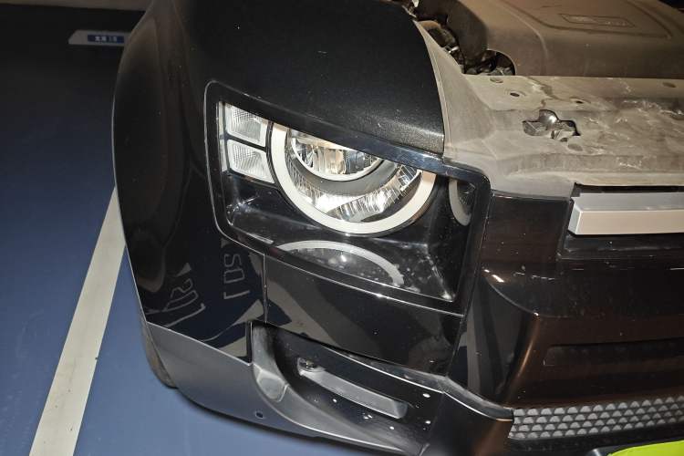 Used Land Rover Defender 2024 90 2.0T P300 S Right Front Headlight