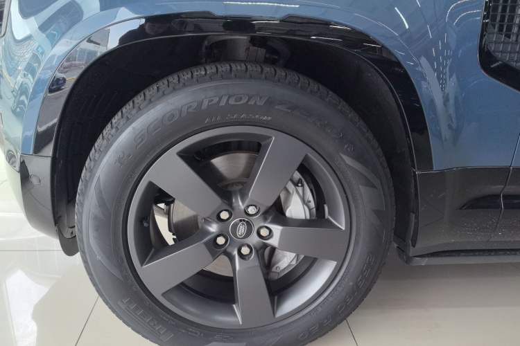 Used Land Rover Defender 2023 Facelift 110 3.0T P400 X-DYNAMIC HSE Left Front Wheel Hub