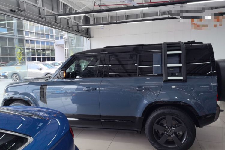 Used Land Rover Defender 2023 Facelift 110 3.0T P400 X-DYNAMIC HSE Left Side