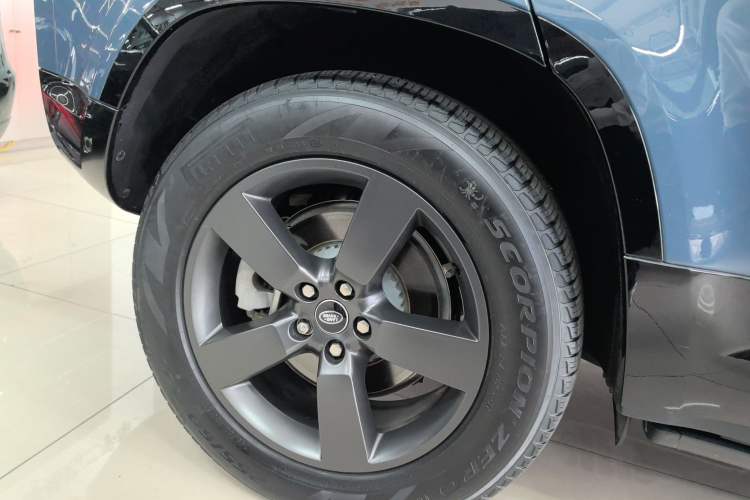 Used Land Rover Defender 2023 Facelift 110 3.0T P400 X-DYNAMIC HSE Right Rear Wheel Hub