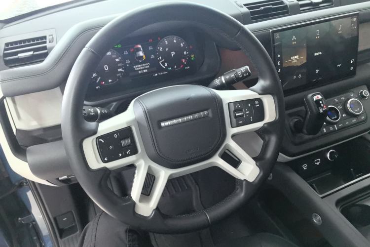 Used Land Rover Defender 2023 Facelift 110 3.0T P400 X-DYNAMIC HSE Steering Wheel