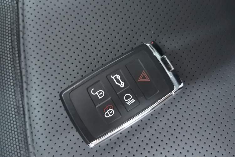 Used Land Rover Defender 2023 Facelift 110 3.0T P400 X-DYNAMIC HSE Vehicle Key