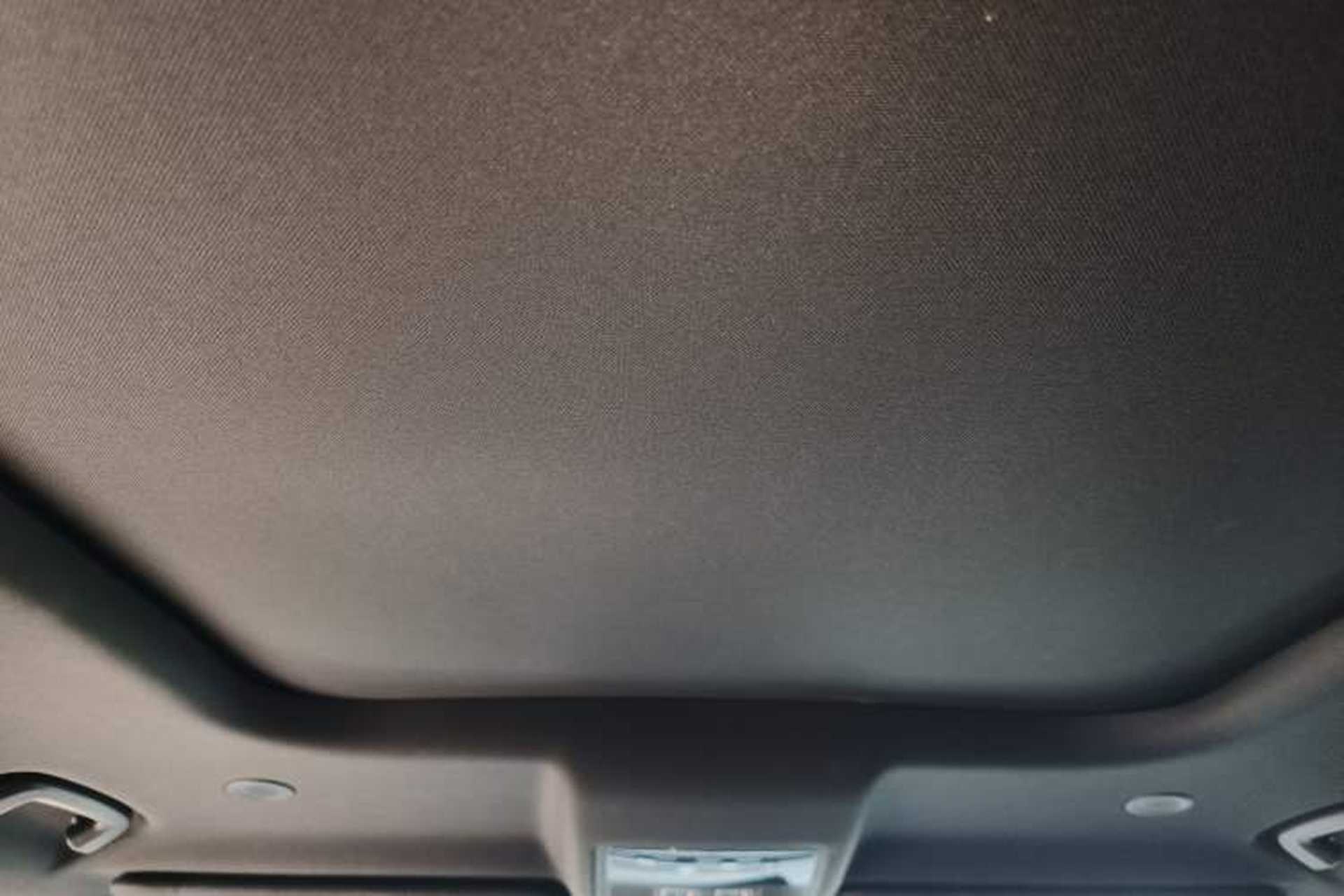 Used Land Rover Defender 2023 Facelift 110 3.0T P400 X-DYNAMIC HSE Headliner