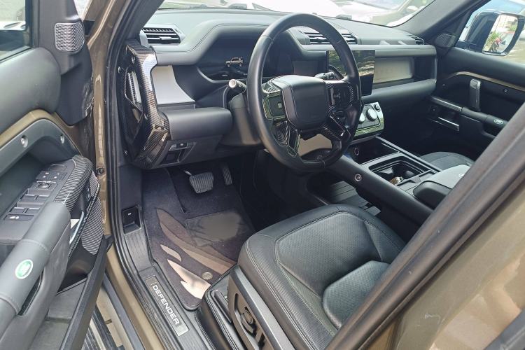 Used Land Rover Defender 2023 Facelift 110 3.0T P400 X-DYNAMIC HSE Interior 3