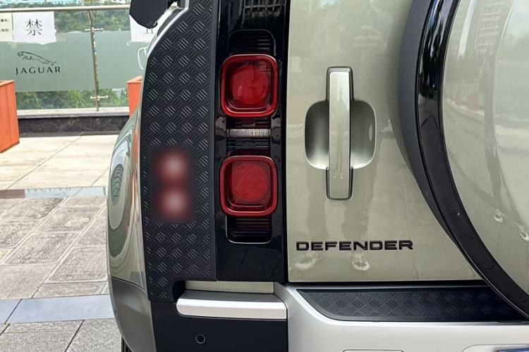 Used Land Rover Defender 2023 Facelift 110 3.0T P400 Dark Edition Exterior 12