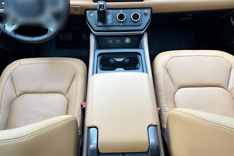 Used Land Rover Defender 2023 Facelift 110 3.0T P400 Dark Edition Interior 10