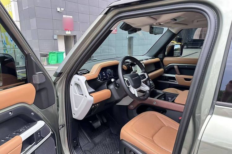 Used Land Rover Defender 2023 Facelift 110 3.0T P400 Dark Edition Left Front Seat