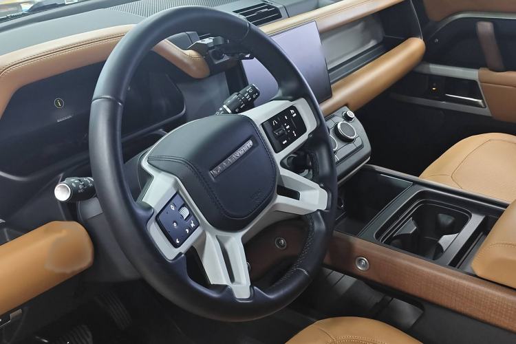 Used Land Rover Defender 2023 Facelift 110 3.0T P400 Dark Edition Steering Wheel