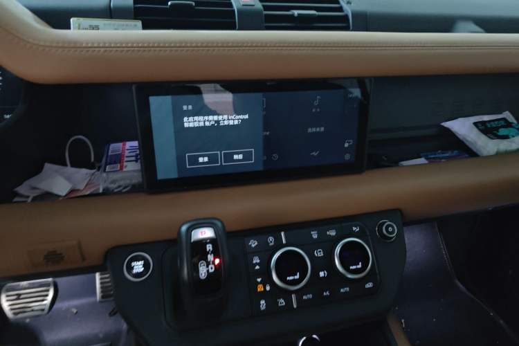 Used Land Rover Defender 2020 110 P400 X Audio And AC Panel