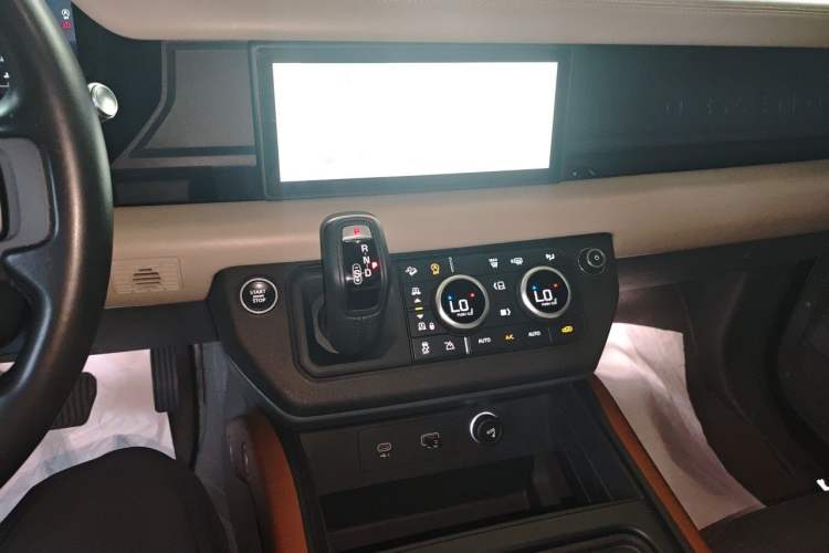 Used Land Rover Defender  Audio And AC Panel