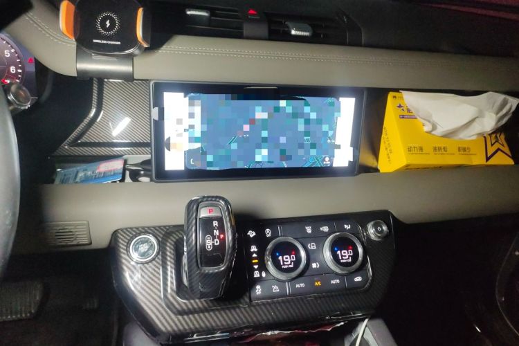 Used Land Rover Defender 2020 110 P400 SE Audio And AC Panel