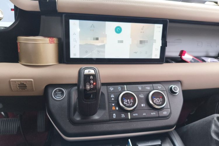 Used Land Rover Defender 2020 110 P400 SE Audio And AC Panel