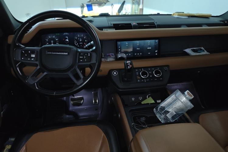 Used Land Rover Defender 2020 110 P400 X Center Console