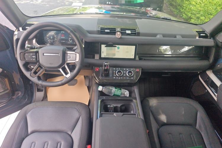 Used Land Rover Defender 2020 110 P400 Dark Special Edition Center Console
