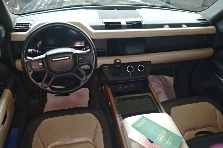 Used Land Rover Defender  Center Console