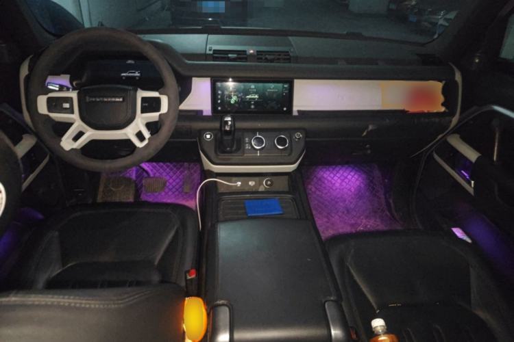 Used Land Rover Defender 2020 110 P400 HSE Center Console