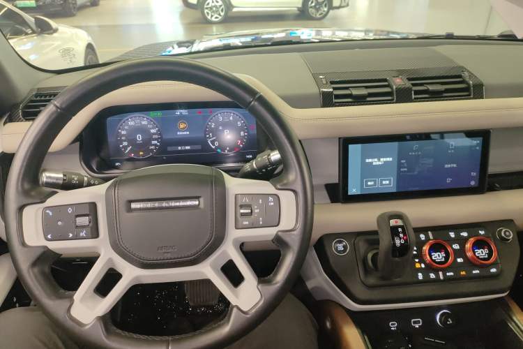 Used Land Rover Defender 2020 110 P400 HSE Center Console