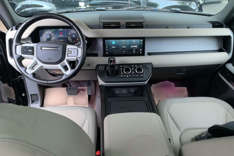 Used Land Rover Defender 2020 110 P400 SE Center Console