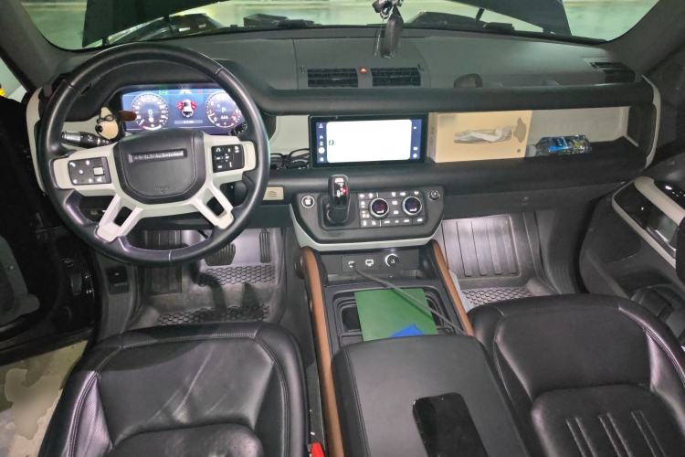 Used Land Rover Defender 2020 110 P400 Dark Special Edition Center Console