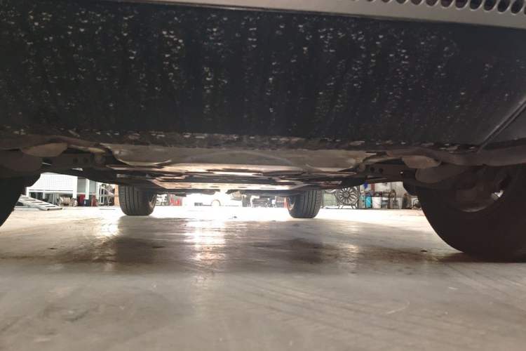 Used Land Rover Defender  Chassis Front