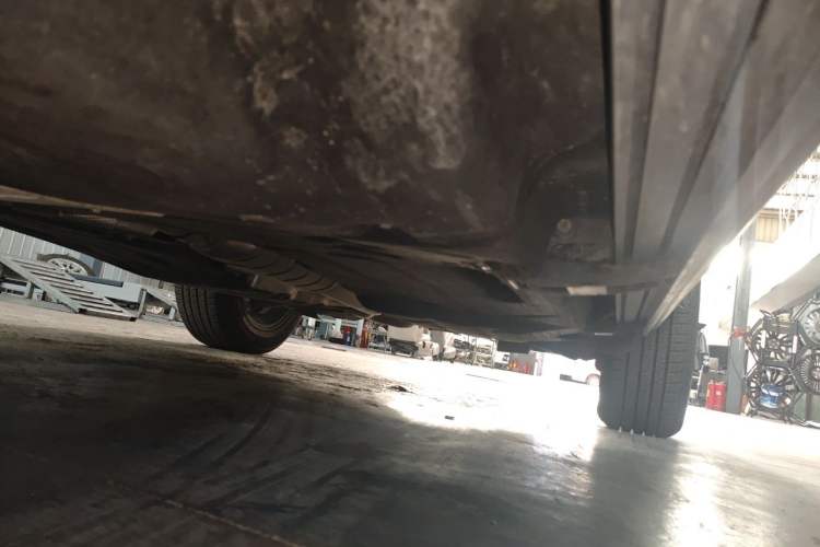 Used Land Rover Defender  Chassis Front Left