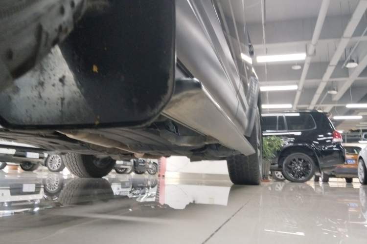 Used Land Rover Defender 2020 110 P400 Dark Special Edition Chassis Front Left