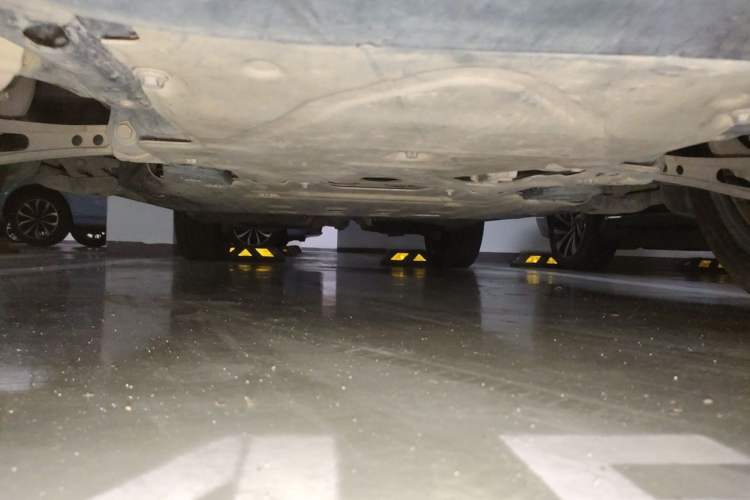 Used Land Rover Defender 2020 110 P400 SE Chassis Front