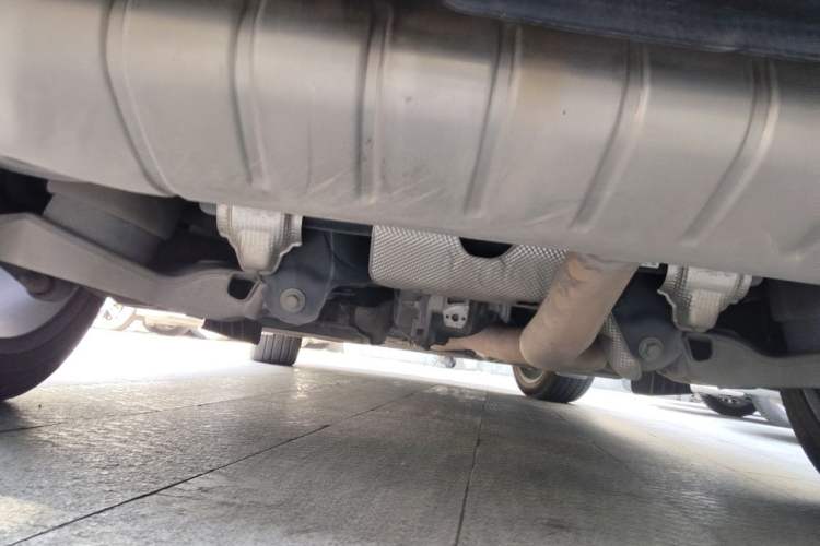 Used Land Rover Defender 2020 110 P400 SE Chassis Rear