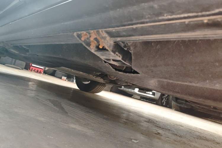 Used Land Rover Defender  Chassis Rear Left