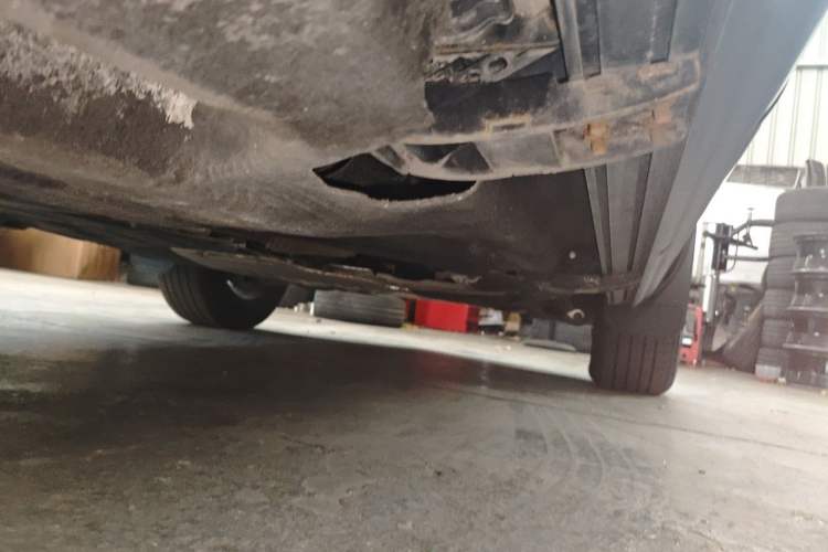 Used Land Rover Defender  Chassis Rear Right
