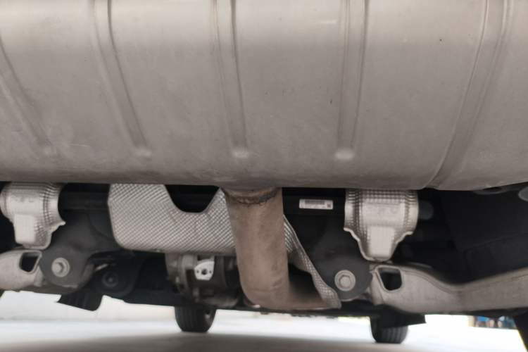 Used Land Rover Defender 2020 110 P400 SE Chassis Rear