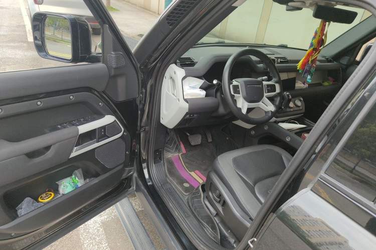 Used Land Rover Defender 2020 110 P400 SE Driver Seat