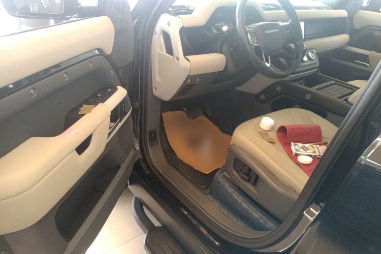 Used Land Rover Defender 2020 110 P400 SE Driver Seat