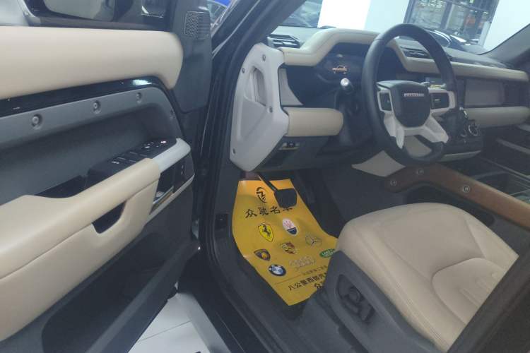 Used Land Rover Defender 2020 110 P400 HSE Driver Seat