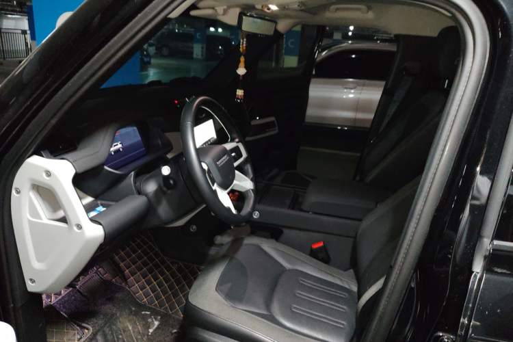 Used Land Rover Defender 2020 110 P400 Dark Special Edition Driver Seat