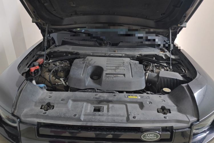 Used Land Rover Defender 2020 110 P400 X Engine Bay