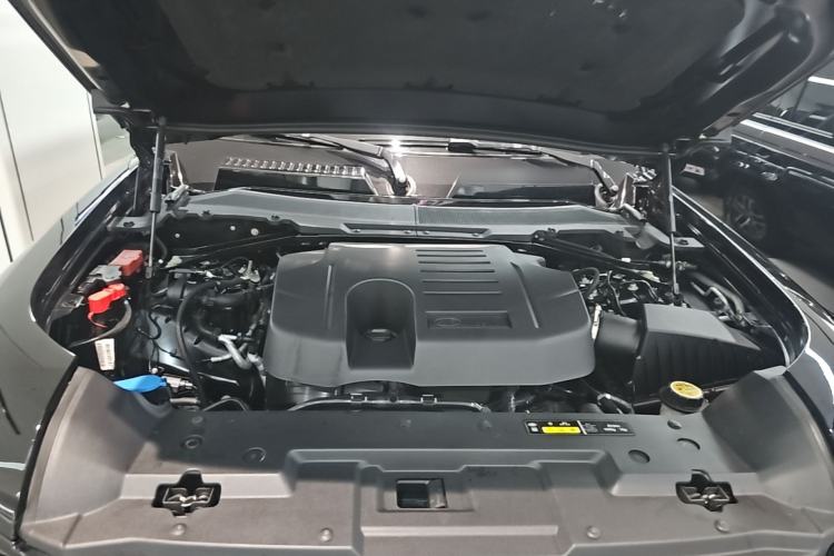 Used Land Rover Defender 2020 110 P400 Dark Special Edition Engine Bay