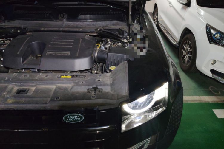 Used Land Rover Defender 2020 110 P400 Dark Special Edition Engine Bay Left