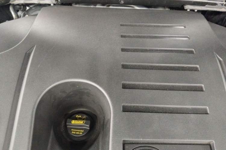 Used Land Rover Defender 2020 110 P400 Dark Special Edition Engine Bay