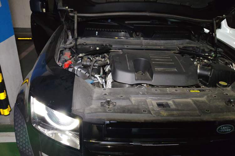 Used Land Rover Defender 2020 110 P400 Dark Special Edition Engine Bay Right