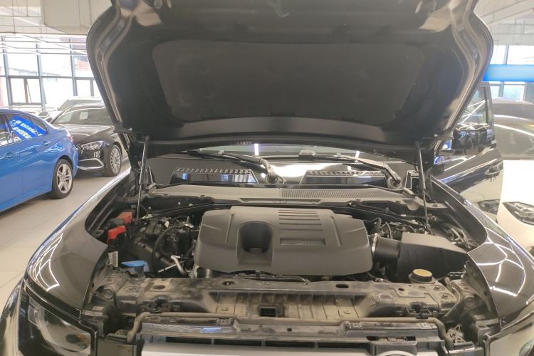 Used Land Rover Defender 2020 110 P400 HSE Engine Bay
