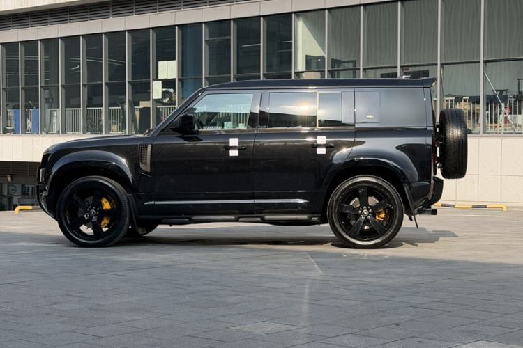 Used Land Rover Defender 2020 110 P400 SE Exterior 2