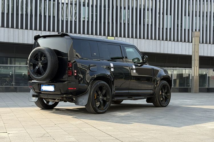 Used Land Rover Defender 2020 110 P400 SE Exterior 4