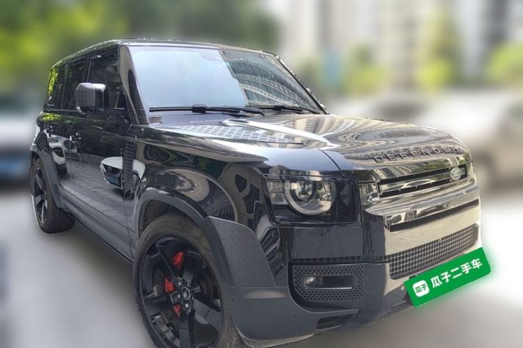 Used Land Rover Defender 2020 110 P400 SE Front Right 45 Deg