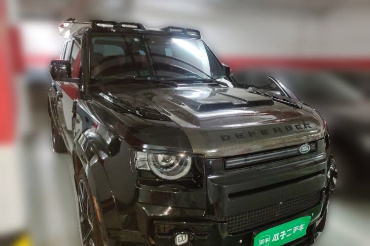 Used Land Rover Defender 2020 110 P400 SE Front Right 45 Deg