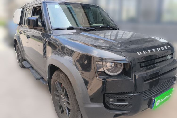 Used Land Rover Defender 2020 110 P400 SE Front Right 45 Deg