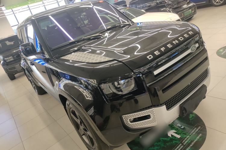 Used Land Rover Defender 2020 110 P400 HSE Front Right 45 Deg